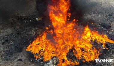 Igaunijas pilsoņi Liepājā mēģinājuši aizdedzināt māju un mašīnu