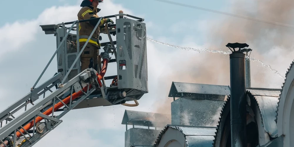 Pēc avārijas augstsprieguma līnijās Ukrainā un Moldovā atjaunota elektrība - Jauns.lv