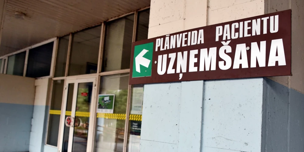 Daugavpils slimnīca atlaidusi teju 50 darbinieku ar Krievijas un Baltkrievijas pilsonību