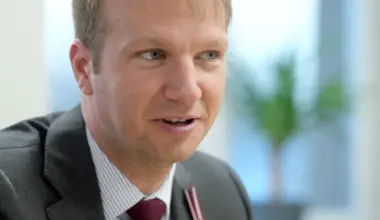 Pašvaldības nesignalizē par ārkārtējām problēmām apkures sadārdzinājuma dēļ, norāda Melnis - Jauns.lv