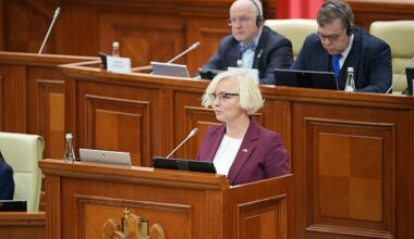 Saeimas priekšsēdētāja Daiga Mieriņa uzrunā Moldovas parlamenta deputātus