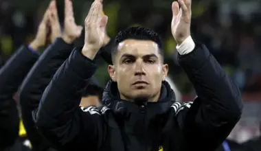 Krištianu Ronaldu, kurš pelna pusmiljonu dienā, protestē pret kluba īpašniekiem - Jauns.lv