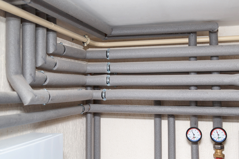 Apsaimniekotājs brīdina par nopietnām sekām aizsalušu cauruļu gadījumos. Ko darīt, lai caurules neaizsaltu?