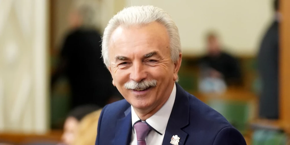 Saeimas komisijas vadītājs Kūtris komentē PMLP vēlmi Latvijā dzimušajam un uzaugušajam zemessargam Oboznijam atņemt Latvijas pilsonību