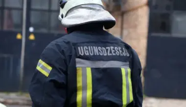 “Sadega viss!” Ugunsgrēkā izpostīta “MD Wood” ražotne Suntažu pagastā