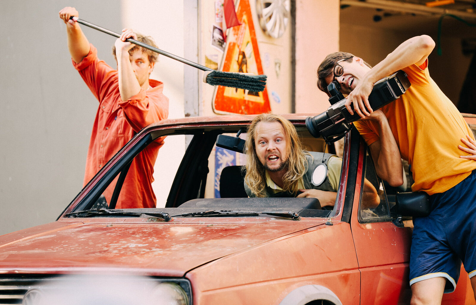 Garāžas izmēra izrāde “Pagalms atdzīvojas” viesosies Dailes teātrī