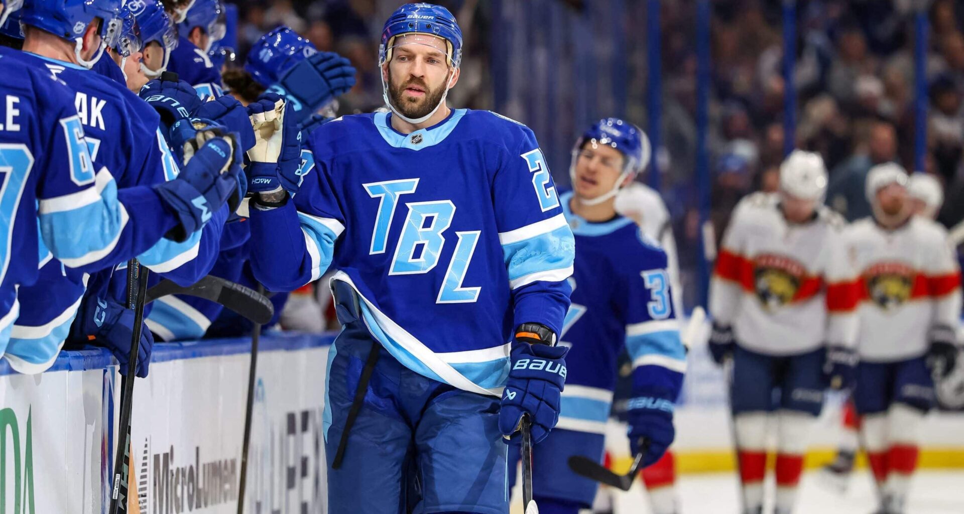 Girgensons izveicīgākais vārtu priekšā, palīdzot sagraut Balinska un Vilmaņa pārstāvēto "Panthers"