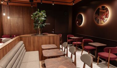 Pirmo jauna dizaina Costa Coffee kafejnīcu atver Rīgā :: Dienas Bizness