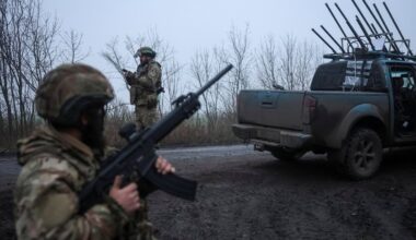 Karā nogalināti vismaz 55 000 ukraiņu karavīru, apgalvo Zelenskis - Delfi