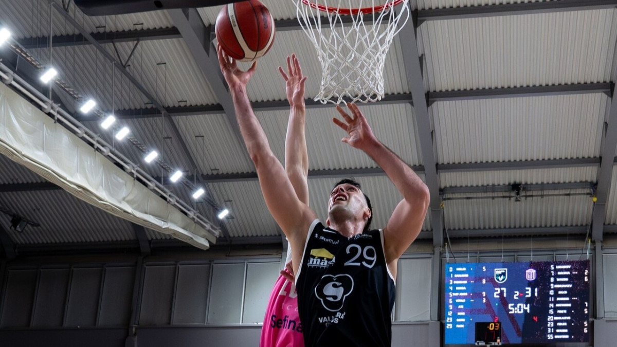 Aptīrītie valmierieši sniedz palīdzīgu roku ogrēniešiem – Basketbols – Sportacentrs.com