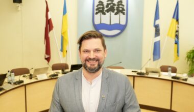 Ogres novada pašvaldības domes ārkārtas sēdē par domes priekšsēdētāju ievēlēts Andris Krauja