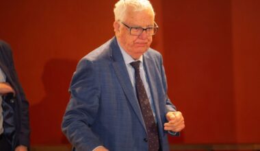 Raimonds Pauls distancējas no "Manai dzimtenei"