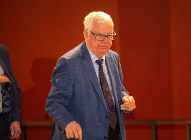 Raimonds Pauls distancējas no "Manai dzimtenei"