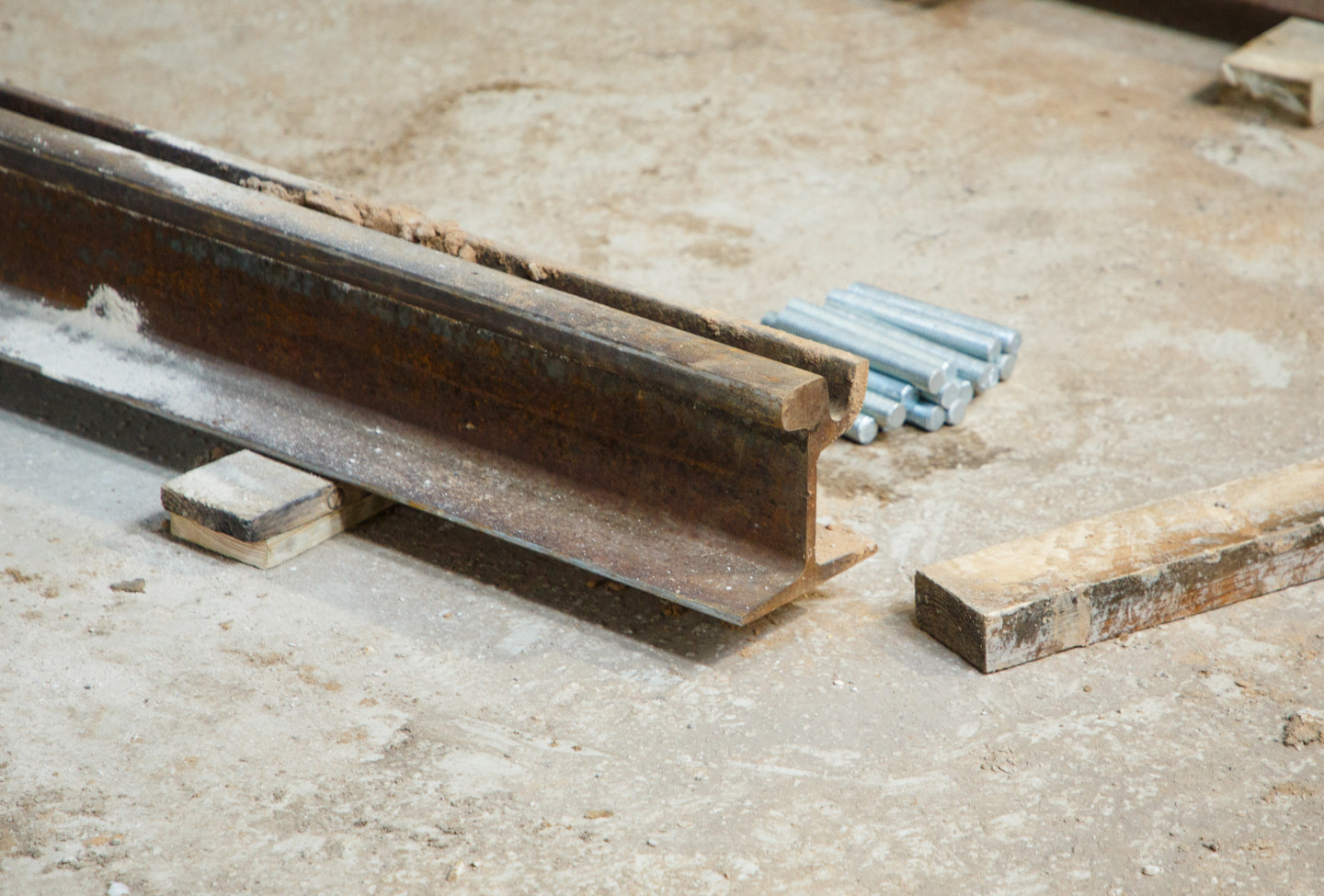 Vērtē jaunas dzelzceļa stacijas izveidi pie PSKUS