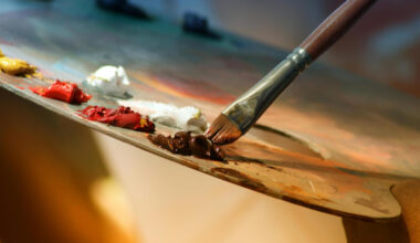 Eņģelis ar Meloni seju? Romas baznīcā izceļas skandāls