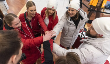 FOTO. Prezentēti Komanda Latvija olimpiskie tērpi