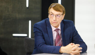 Vakcinēties vai nevakcinēties? Skaidro profesors Ivars Kalviņš