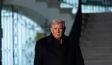 ASV draud ar papildu tarifiem valstīm, kas piegādā naftu Kubai