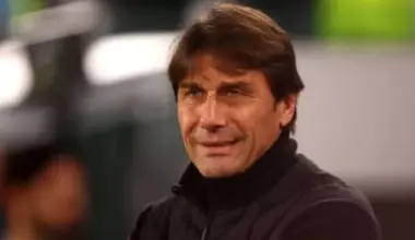 Dramatiska cīņa UEFA Čempionu līgā: "Napoli" mājās zaudē "Chelsea" un izstājas no turnīra