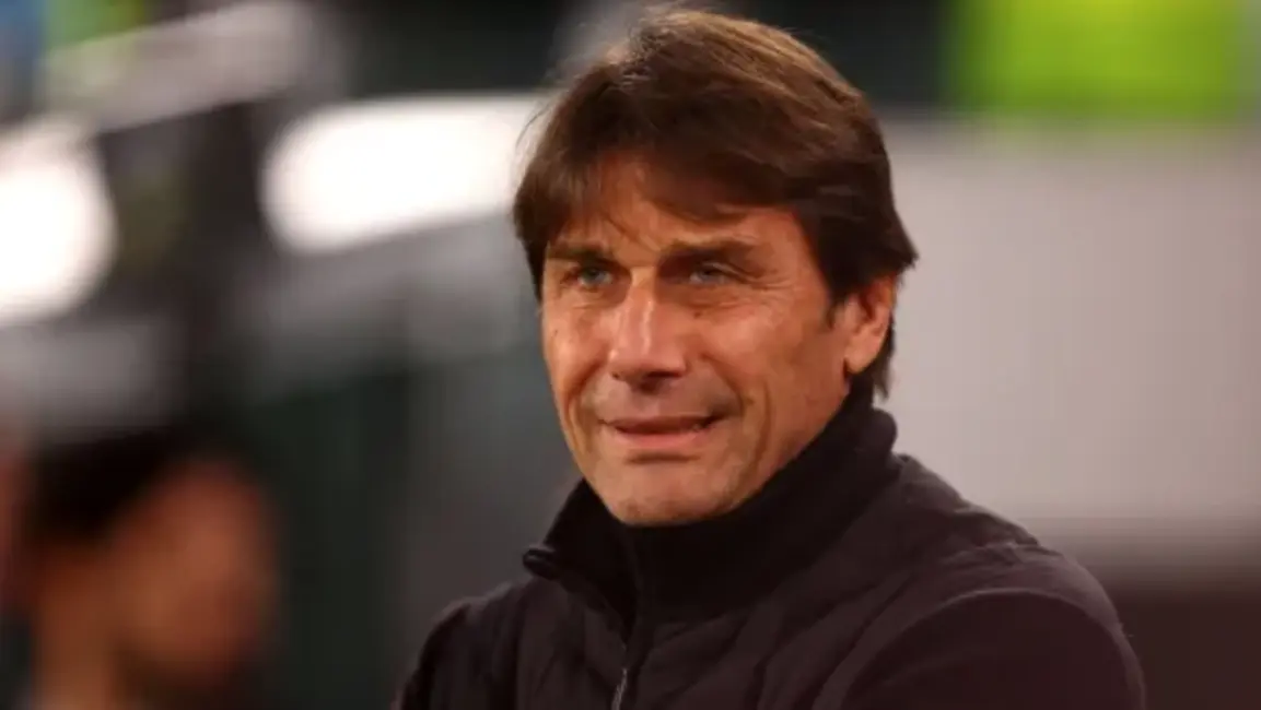 Dramatiska cīņa UEFA Čempionu līgā: "Napoli" mājās zaudē "Chelsea" un izstājas no turnīra