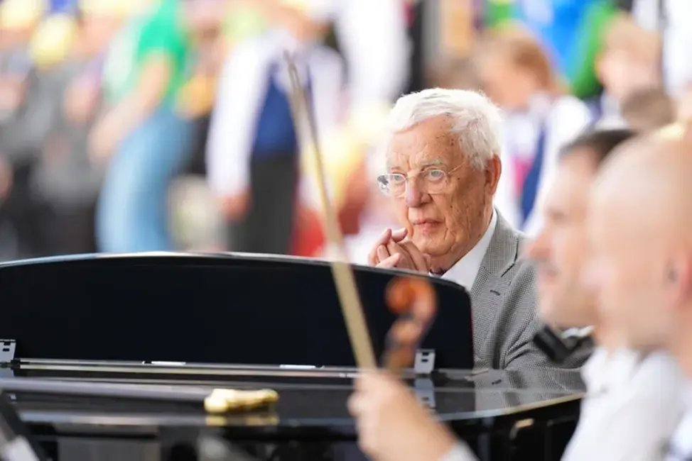 Dziesmu svētku "Manai dzimtenei" gatavošana nonāk krīzē – virsdiriģenti izstājas no projekta