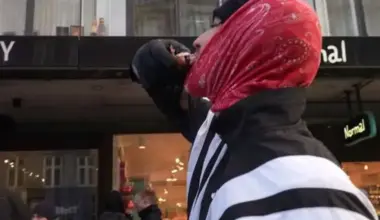 Kopenhāgenā notiek neparasts "kūku pusmaratons": dalībnieki garšo konditorejas izstrādājumus