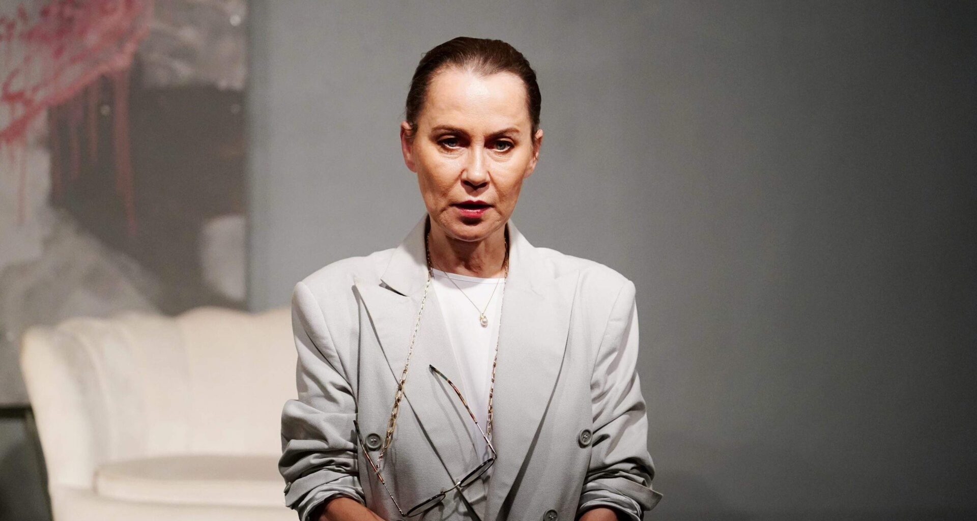 “Varbūt jāsāk gulēt pa dienu un naktī taisīt ēst?” Rēzija Kalniņa dalās emocionālās pārdomās par elektrības cenām