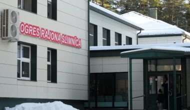 Par iespējamām nelikumībām Liepājas slimnīcā aizturēti pieci, bet Ogres rajona slimnīcā divi cilvēki