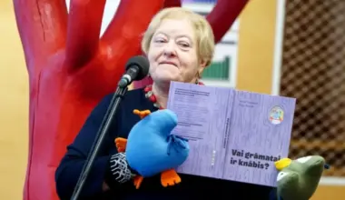 Latviešu dzejniece Inese Zandere un ilustratore Gundega Muzikante nominētas Hansa Kristiana Andersena balvai