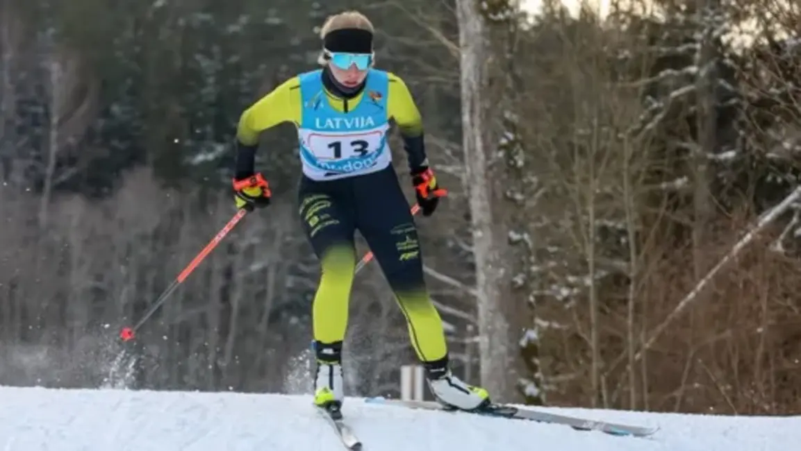 Latvijas čempionātā slēpošanā Priekuļos uzvaras Dāvim Kalniņam un Lindai Kaparkalējai