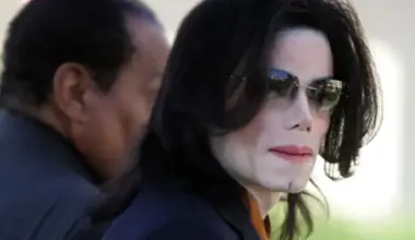 Maikla Džeksona bijušais preses pārstāvis ir pārliecināts par dziedātāja vainu bērnu ļaunprātīgā izmantošanā