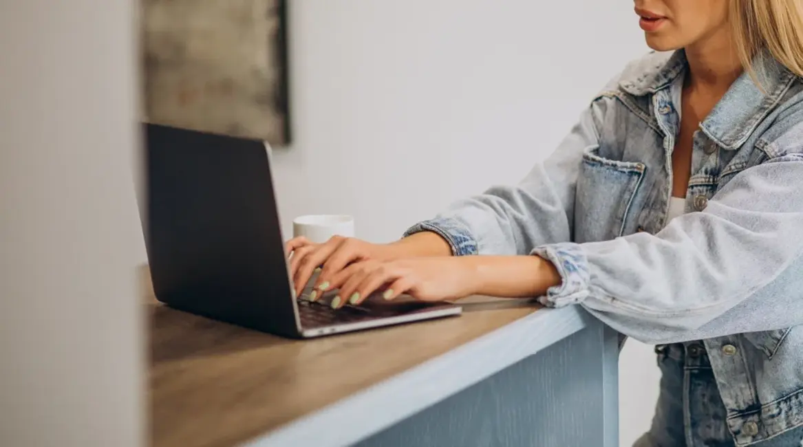 Pieaugušo vidū pieaug interese par mākslīgo intelektu un digitālajām prasmēm