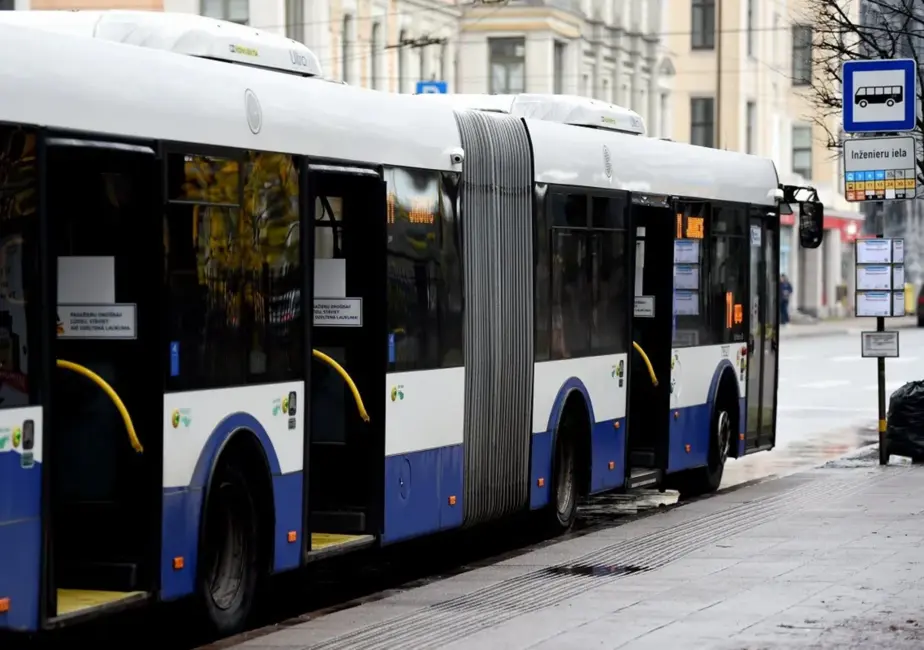 Rīgā plāno atjaunot nakts transporta kustību pavasarī; izveidos piecus jaunus maršrutus