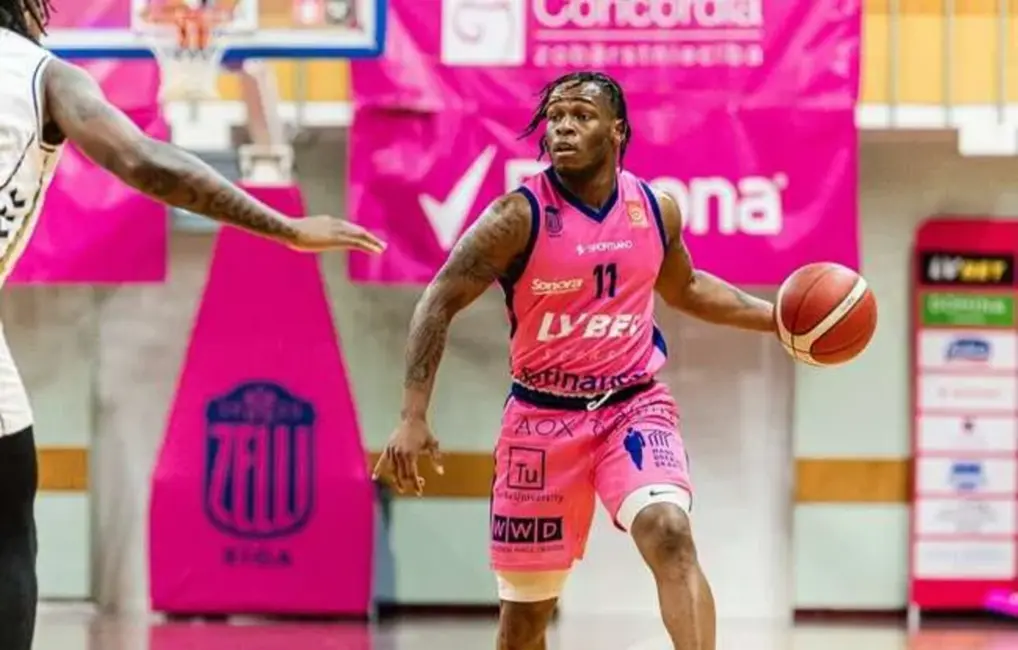 “Rīgas Zeļļi” pārtrauc sadarbību ar amerikāņu basketbolistiem Pegīsu un Džonsonu