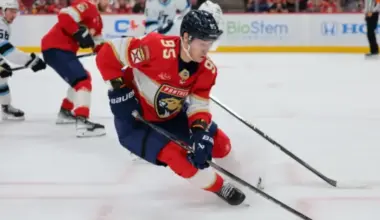 Sandis Vilmanis gūst pirmos vārtus NHL, taču "Panthers" piekāpjas "Mammoth"