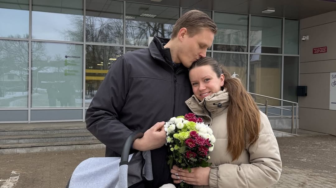 Jānis Dombrava ceturtajam bērnam dod neparastu, taču varen latvisku vārdu — Santa