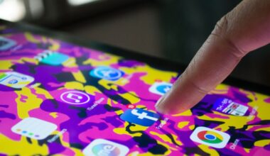 “Mēs to vairs nepieļausim.” Spānija aizliegs sociālo mediju lietošanu personām, kas jaunākas par 16 gadiem