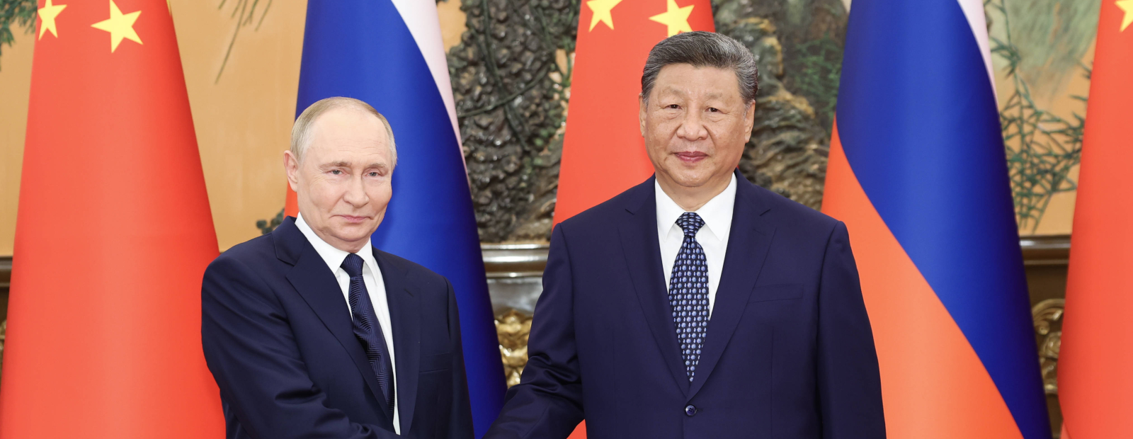 Putins sarunā ar Sji slavē Krievijas un Ķīnas attiecības / Diena