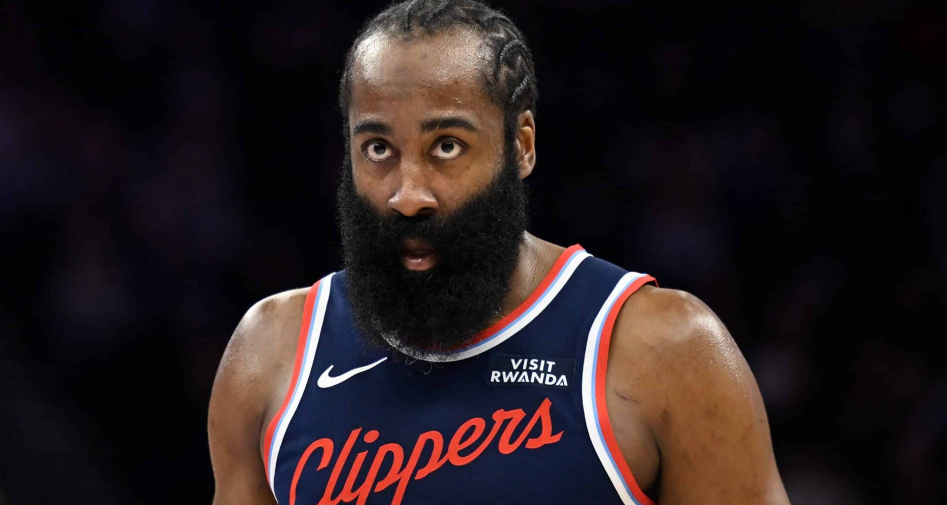 Hārdens atkal panāk savu un tiek aizmainīts, darījumu arī veic Porziņģa bijušais klubs