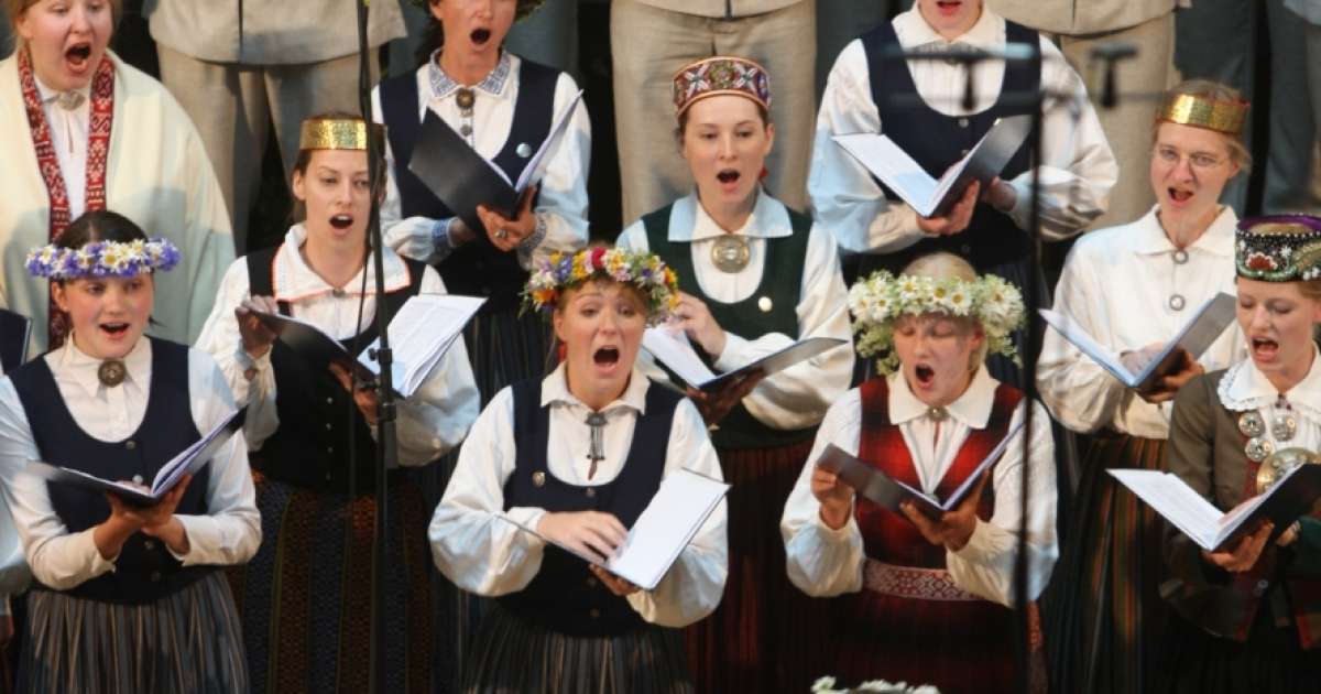 Jēkabpils novada kori pārtraukuši gatavošanos dziesmusvētku «Manai dzimtenei» koncertam / Brīvā Daugava
