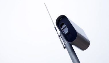 Radara uzņemtajā attēlā īsti nav saskatāma pat numurzīme, bet soda kvīts atnāk… Kā to skaidro policija?