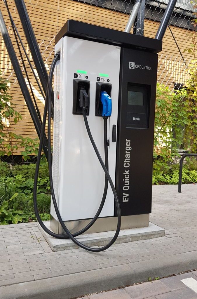 Par 77 procentiem mazāk – spējš kritums elektromobiļu reģistrācijām Norēģijā; tam ir skaidrojums