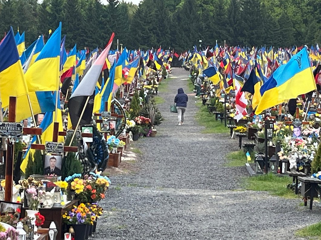 Ukrainas karavīru kapi Ļvivā