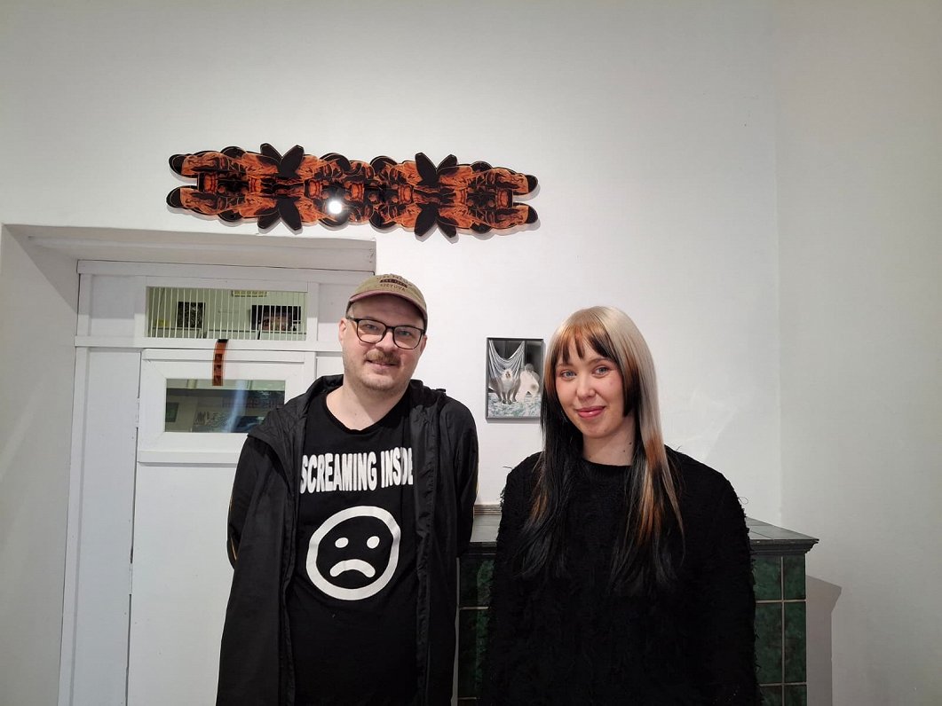 Kaspars Groševs(galerijas "427" vadītājs) un Agate Tūna