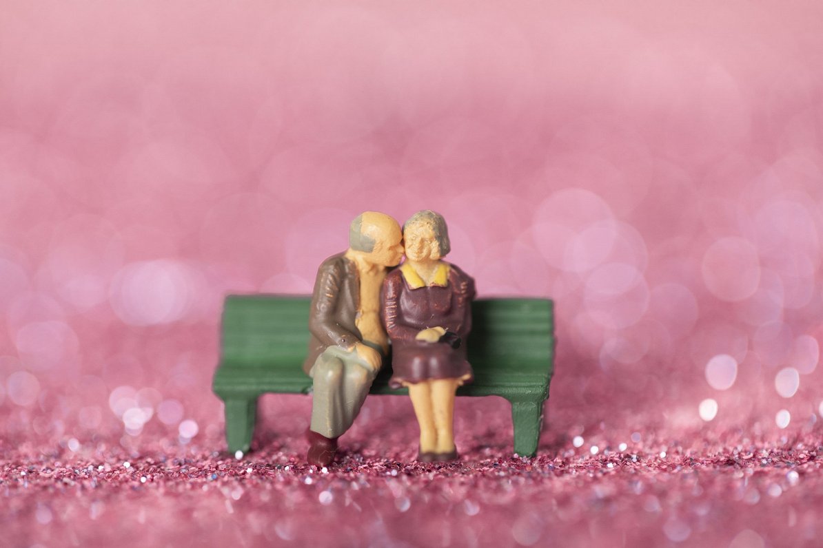 Senioru pāris. Attēls ilustratīvs.