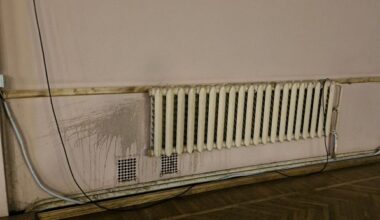 Druvienas kultūras namā aukstumā saplīsu&scaron;i čuguna radiatori