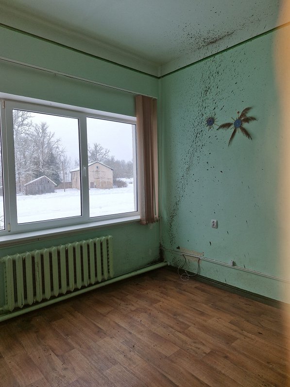 Druvienas kultūras namā aukstumā saplīsuši čuguna radiatoriDruvienas kultūras namā aukstumā saplīsuš...