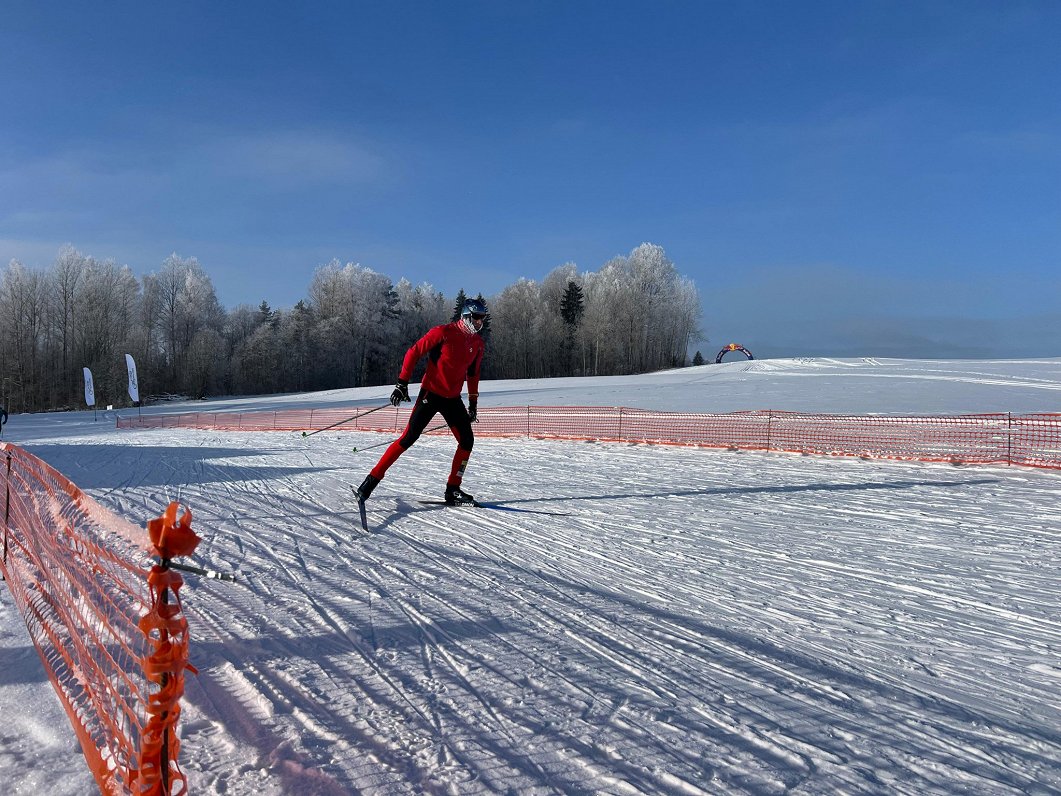Rankas Kartona fabrikas distanču slēpošanas maratons