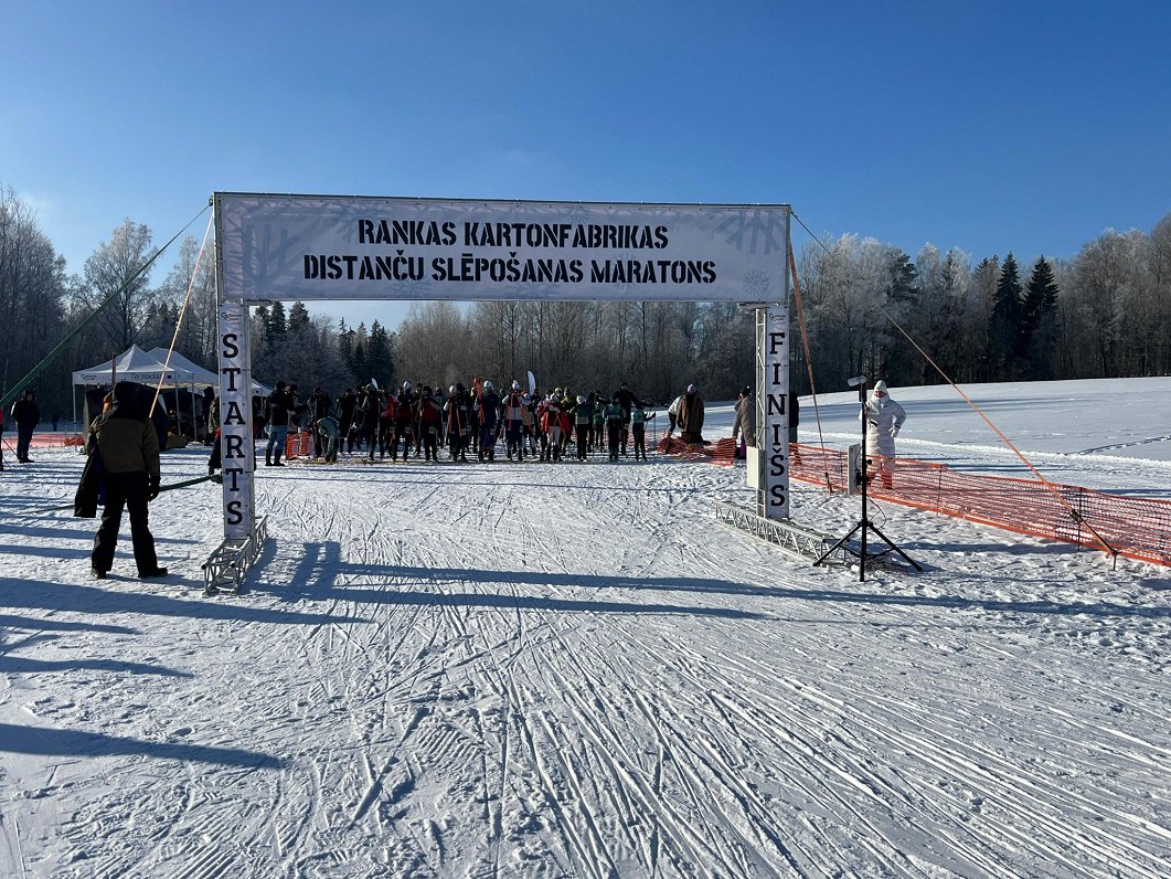 Rankas Kartona fabrikas distanču slēpošanas maratons