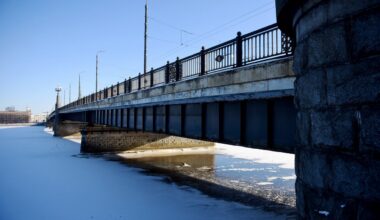 Akmens tilts pār Daugavu.